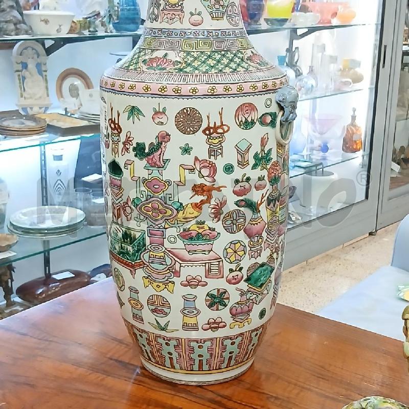 VASO ORIENTAE FIGURE VARIE DIPINTE 2 MAN BLU | Mercatino dell'Usato Roma garbatella 3