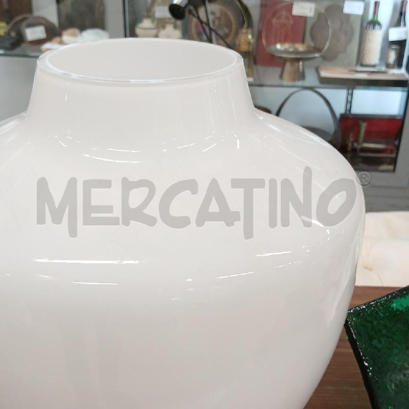 VASO VETRO BOMBATO BIANCO | Mercatino dell'Usato Roma garbatella 3