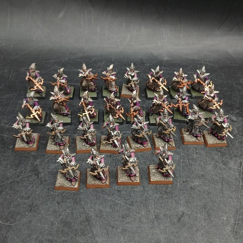 WARHAMMER LOTTO ELFI OSCURI 28 PZ  | Mercatino dell'Usato Roma garbatella 1