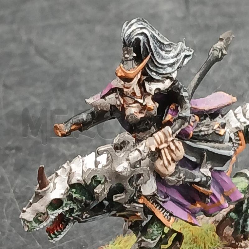 WARHAMMER SUPREME SORCERESS BASETTA  | Mercatino dell'Usato Roma garbatella 3