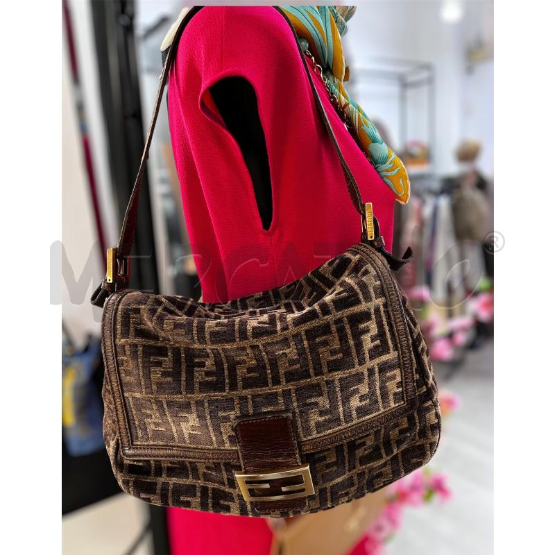 BORSA FENDI BAGUETTE COD AB87782 | Mercatino dell'Usato Roma gregorio vii