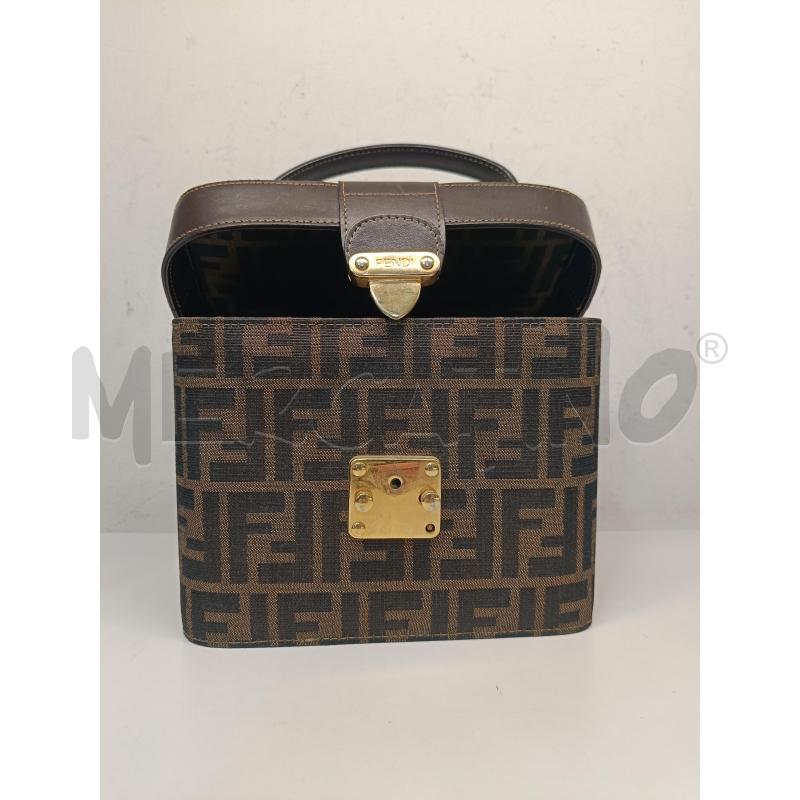 BORSA FENDI VANITY MARRONE | Mercatino dell'Usato Roma gregorio vii 2