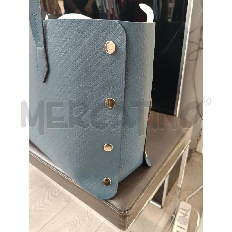 BORSA GIVENCHY BLU BOTTONI | Mercatino dell'Usato Roma gregorio vii 5