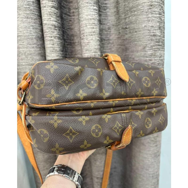 BORSA LOUIS VUITTON SAUMUR MONOGRAM COD AR 0811 | Mercatino dell'Usato Roma gregorio vii 5