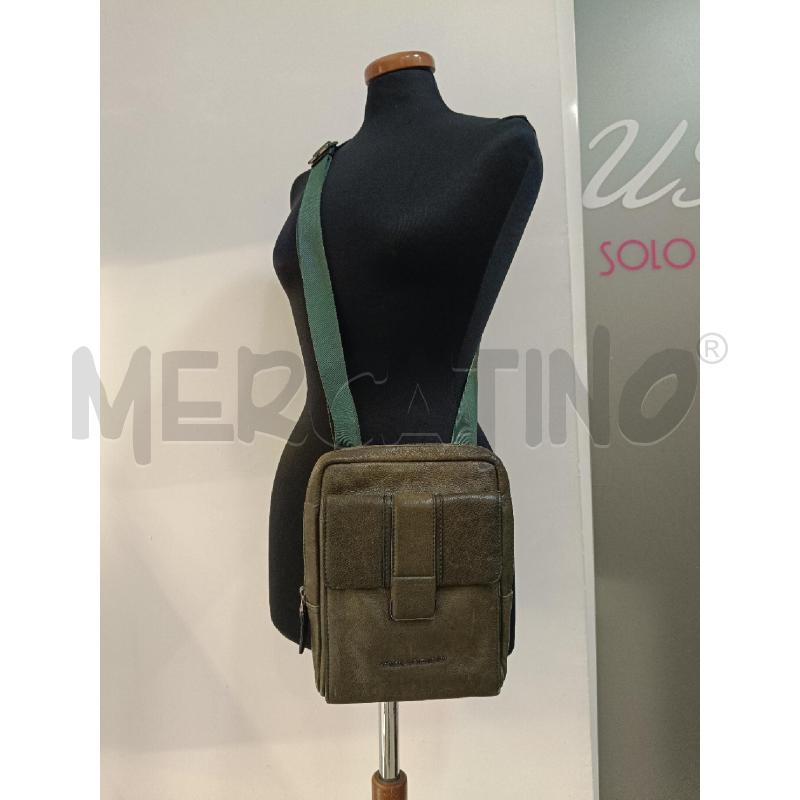 BORSELLO PIQUADRO IN PELLE VERDE SCURO | Mercatino dell'Usato Roma gregorio vii 1