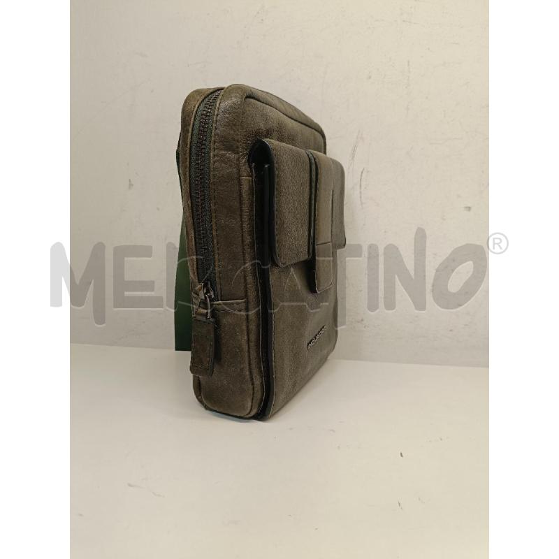 BORSELLO PIQUADRO IN PELLE VERDE SCURO | Mercatino dell'Usato Roma gregorio vii 2