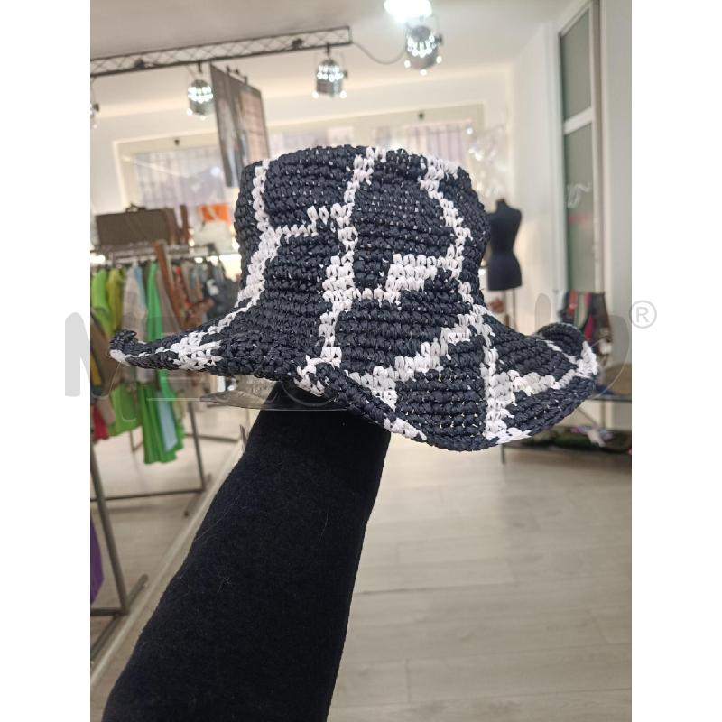 CAPPELLO DONNA VALENTINO GARAVANI INTRECCIO NERO BIANCO | Mercatino dell'Usato Roma gregorio vii 1