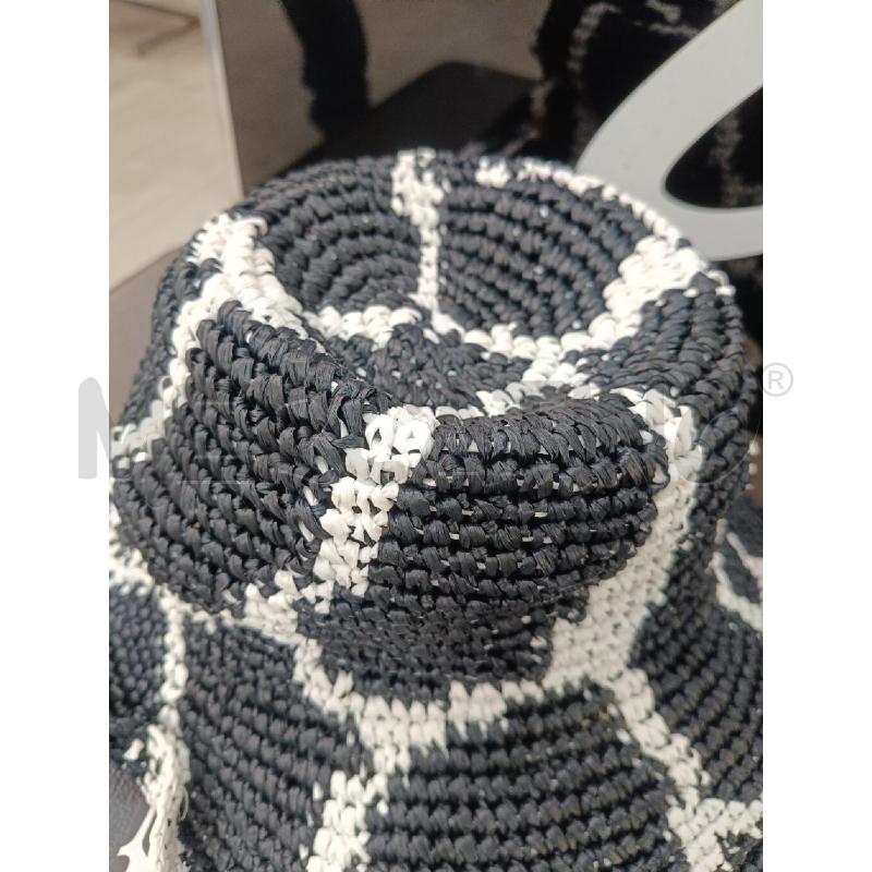 CAPPELLO DONNA VALENTINO GARAVANI INTRECCIO NERO BIANCO | Mercatino dell'Usato Roma gregorio vii 3