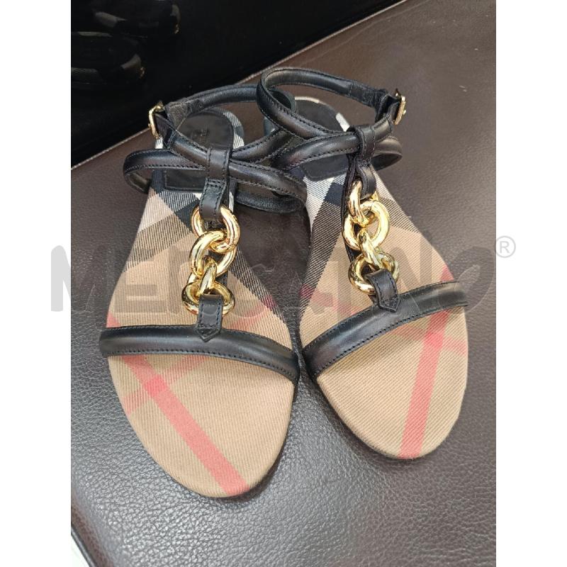 CIABATTE BURBERRY NERO INTERNO CHECK CATENA ORO | Mercatino dell'Usato Roma gregorio vii 1