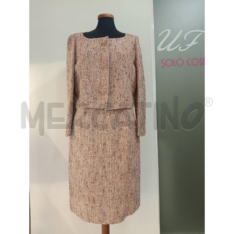COMPLETO PRADA BOUCLE ROSSO GRIGIO  | Mercatino dell'Usato Roma gregorio vii 1