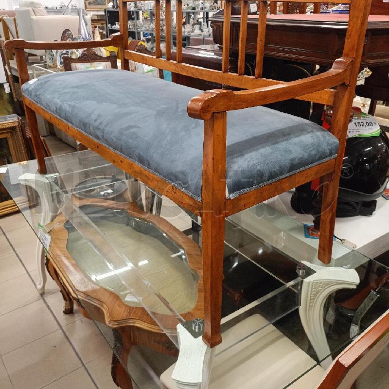 DIVANETTO LEGNO SED BLU | Mercatino dell'Usato Roma gregorio vii 4