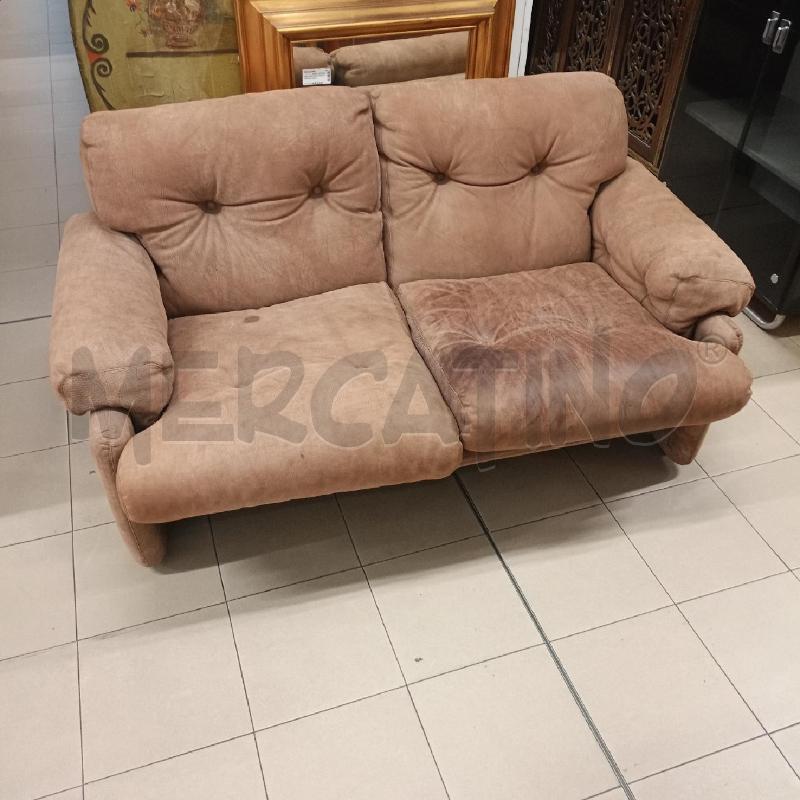 DIVANO 2/P DESIGN CHIARO | Mercatino dell'Usato Roma gregorio vii 1