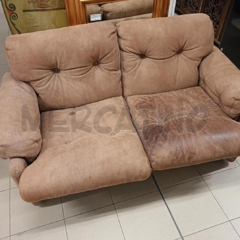 DIVANO 2/P DESIGN CHIARO | Mercatino dell'Usato Roma gregorio vii 2