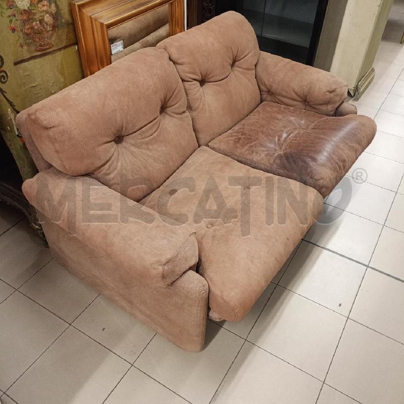 DIVANO 2/P DESIGN CHIARO | Mercatino dell'Usato Roma gregorio vii 3