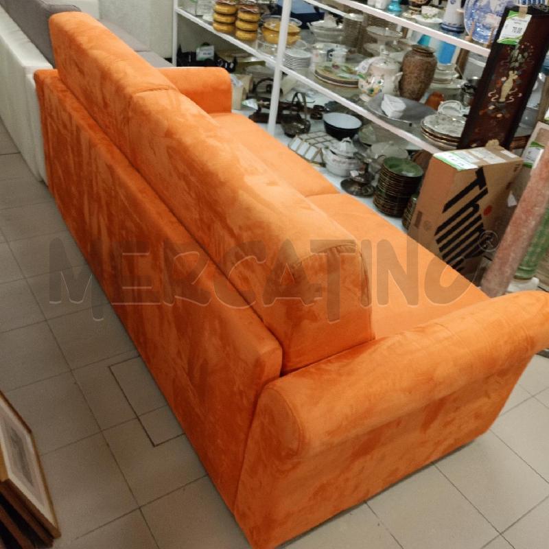 DIVANO LETTO COLOR ARANCIO | Mercatino dell'Usato Roma gregorio vii 4
