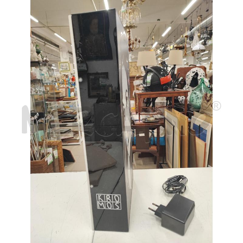 LAMPADA KROMOS VOLTO DONNA BIANCA NERA  | Mercatino dell'Usato Roma gregorio vii 2