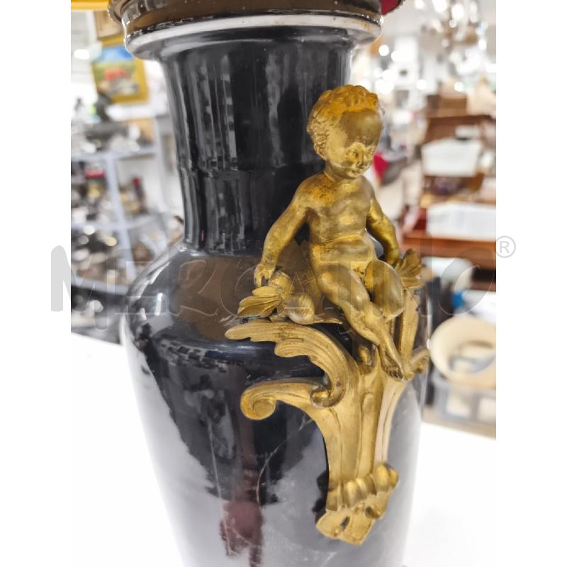 LAMPADA NERA ANTICA PUTTI SEDUTI  | Mercatino dell'Usato Roma gregorio vii 2
