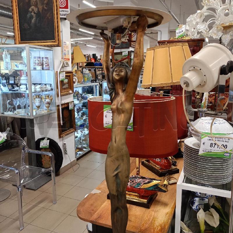 LAMPADA PIANTANA DONNA  | Mercatino dell'Usato Roma gregorio vii 4