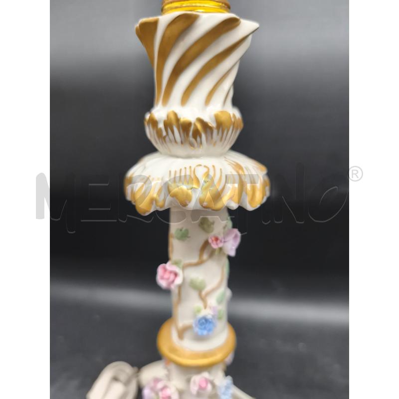 LAMPADE COPPIA PORCELLANA FIORI RILIEVO  | Mercatino dell'Usato Roma gregorio vii 3