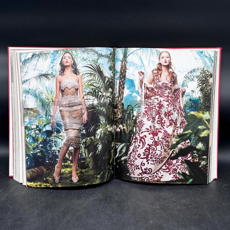LIBRO TASCHEN VALENTINO ROSSO  | Mercatino dell'Usato Roma gregorio vii 3