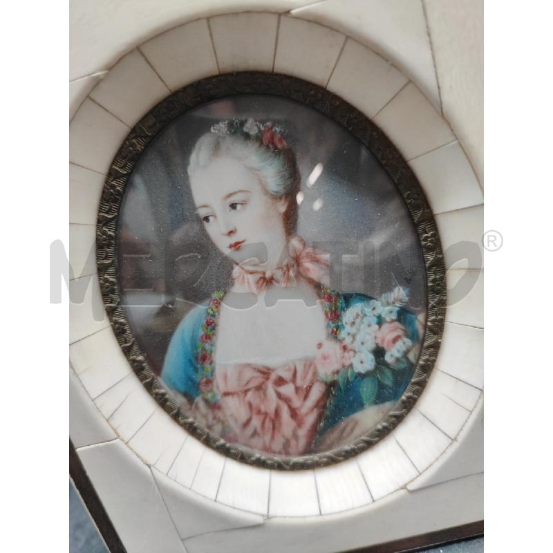 MINIATURA DONNA VESTE ROSA C CHIARA  | Mercatino dell'Usato Roma gregorio vii 2