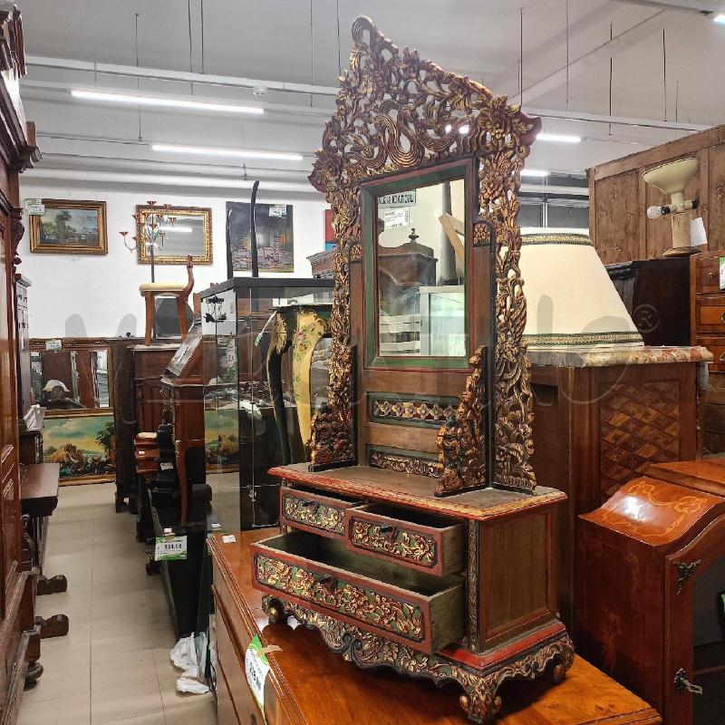 MOBILE CON SPECCHIO DECORI ROSSO | Mercatino dell'Usato Roma gregorio vii 3