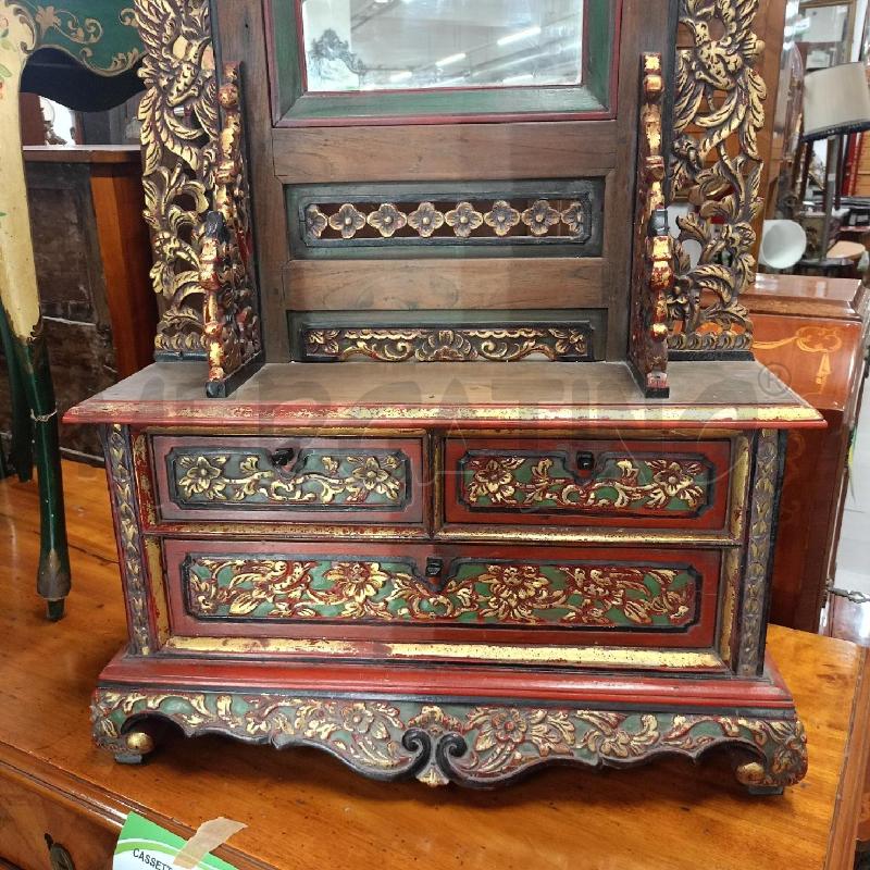 MOBILE CON SPECCHIO DECORI ROSSO | Mercatino dell'Usato Roma gregorio vii 5