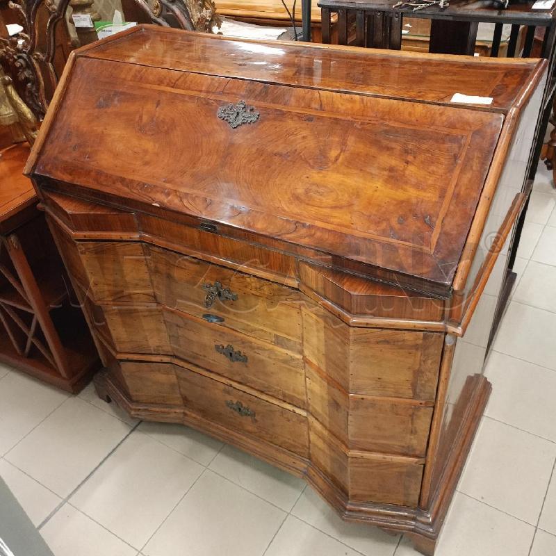 MOBILE RIBALTA CON 3 CASSETTI | Mercatino dell'Usato Roma gregorio vii 1