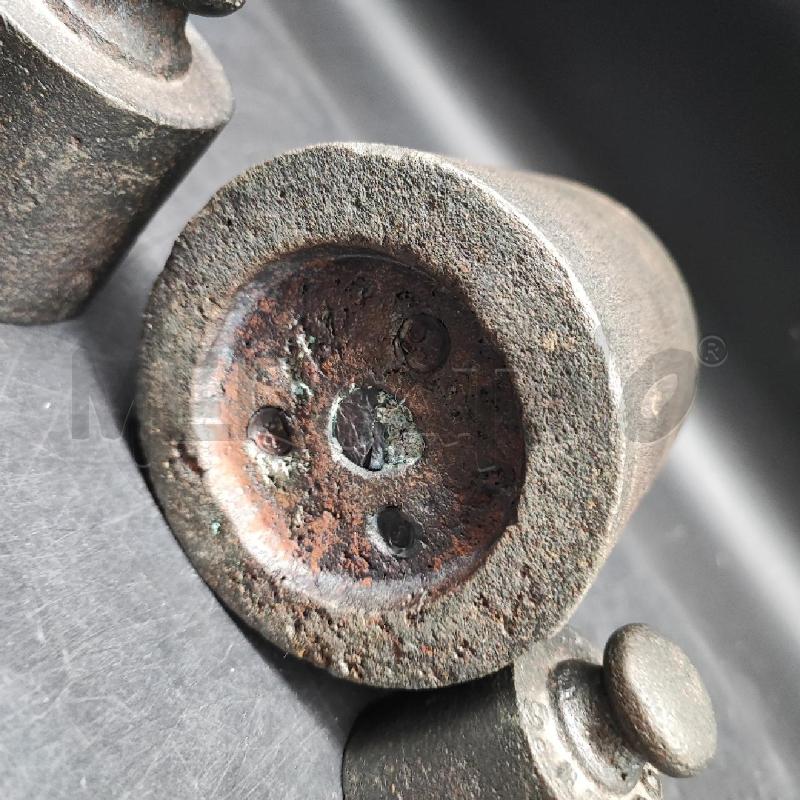 PESI DA BILANCIA METALLO SCURO 3 PZ  | Mercatino dell'Usato Roma gregorio vii 3
