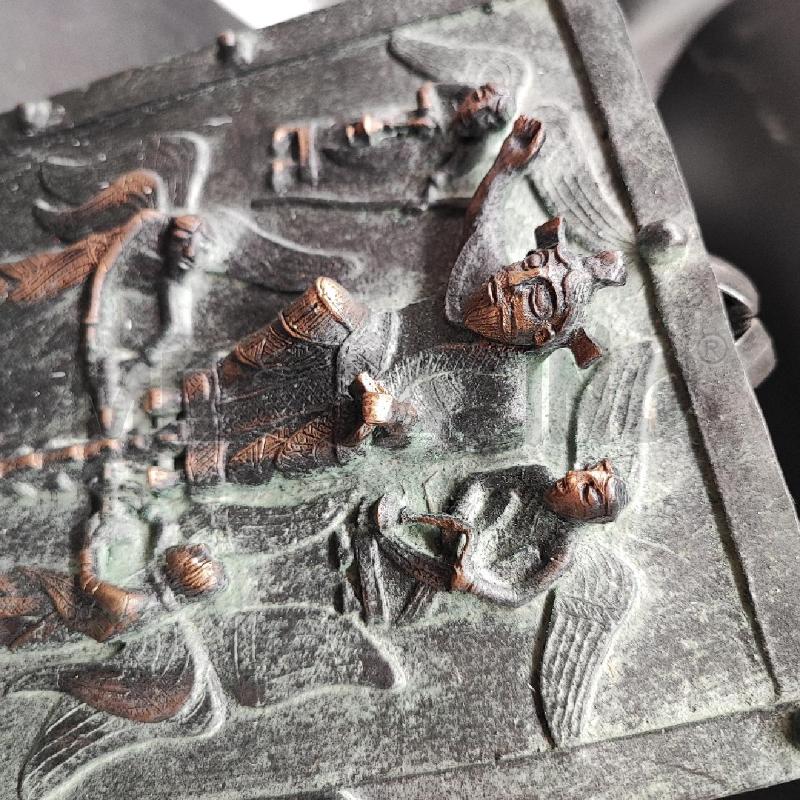 PLACCA RAMATA FIGURE RILIEVO  | Mercatino dell'Usato Roma gregorio vii 2
