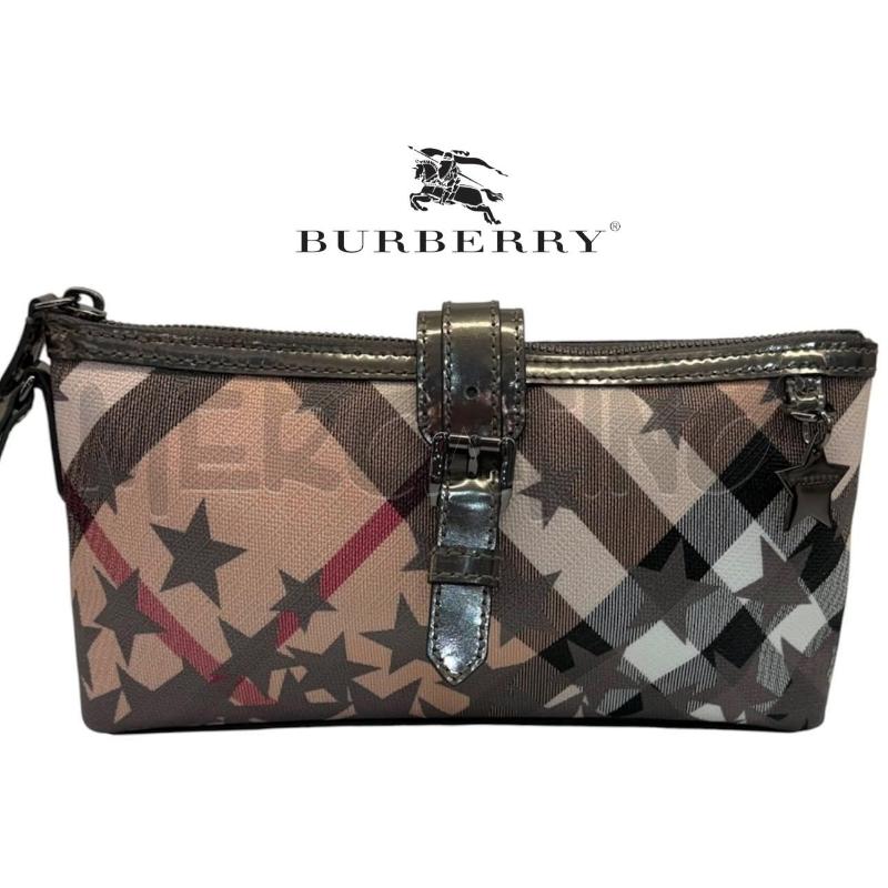 POCHETTE BURBERRY NOVA CHECK STARS PRINT | Mercatino dell'Usato Roma gregorio vii 1