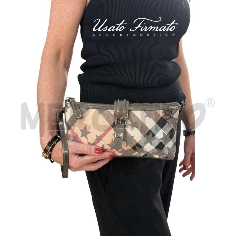 POCHETTE BURBERRY NOVA CHECK STARS PRINT | Mercatino dell'Usato Roma gregorio vii 5