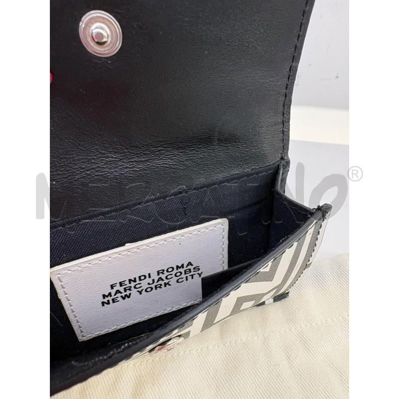 PORTA CARTE FENDI BY MARC JACOBS BIANCO NERO | Mercatino dell'Usato Roma gregorio vii 4
