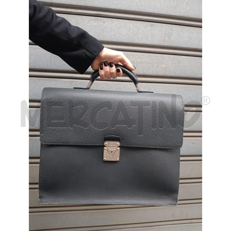PORTA DOCUMENTI LOUIS VUITTON NEO ROBUSTO COD. RI 3077 | Mercatino dell'Usato Roma gregorio vii 1
