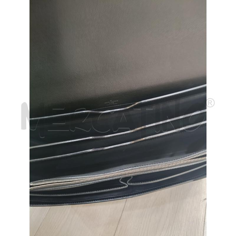PORTA DOCUMENTI LOUIS VUITTON NEO ROBUSTO COD. RI 3077 | Mercatino dell'Usato Roma gregorio vii 2