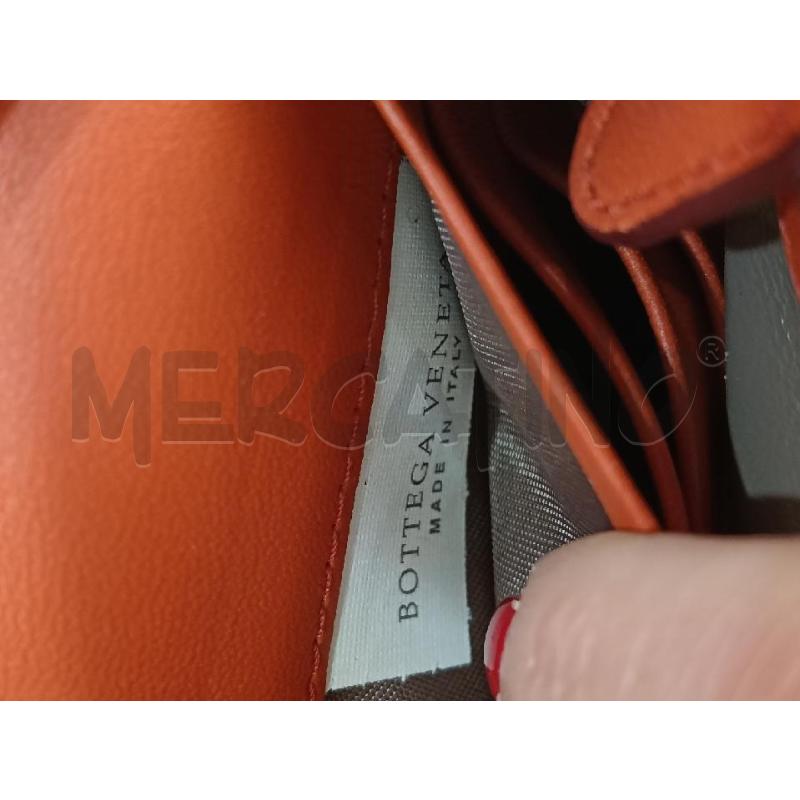 PORTA FOGLIO CON TRACOLLA BOTTEGA VENETA ARANCIONE PELLE INTRECCIATA | Mercatino dell'Usato Roma gregorio vii 4