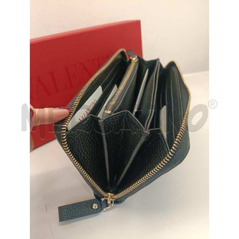 PORTA FOGLIO VALENTINO GARAVANI  ROCKSTUD CONTINENTAL IN PELLE  | Mercatino dell'Usato Roma gregorio vii 4