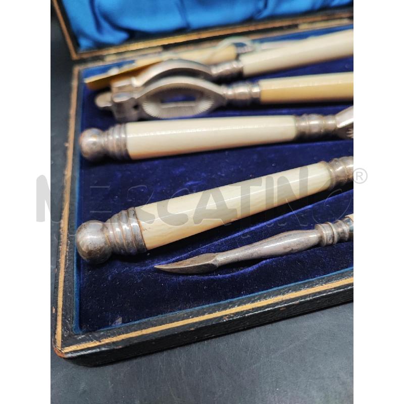 POSATE PZ. 4 PER NOCI ANTICHE COFANETTO  | Mercatino dell'Usato Roma gregorio vii 3
