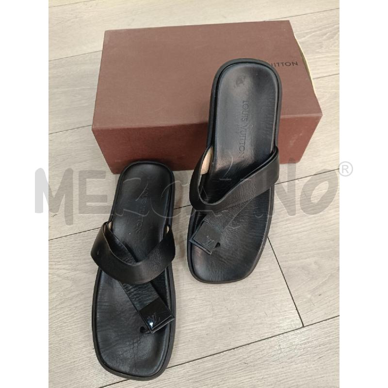SANDALI LOUIS VUITTON IN PELLE NERA PLACCA ARGENTATA  | Mercatino dell'Usato Roma gregorio vii 1