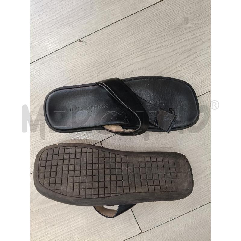 SANDALI LOUIS VUITTON IN PELLE NERA PLACCA ARGENTATA  | Mercatino dell'Usato Roma gregorio vii 4
