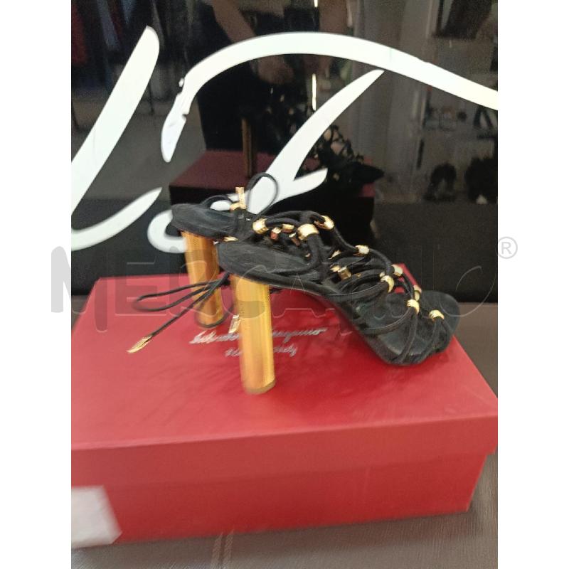 SCARPE DONNA SALVATORE FERRAGAMO NERE INTRECCI DORATI TACCO DORATO | Mercatino dell'Usato Roma gregorio vii 3
