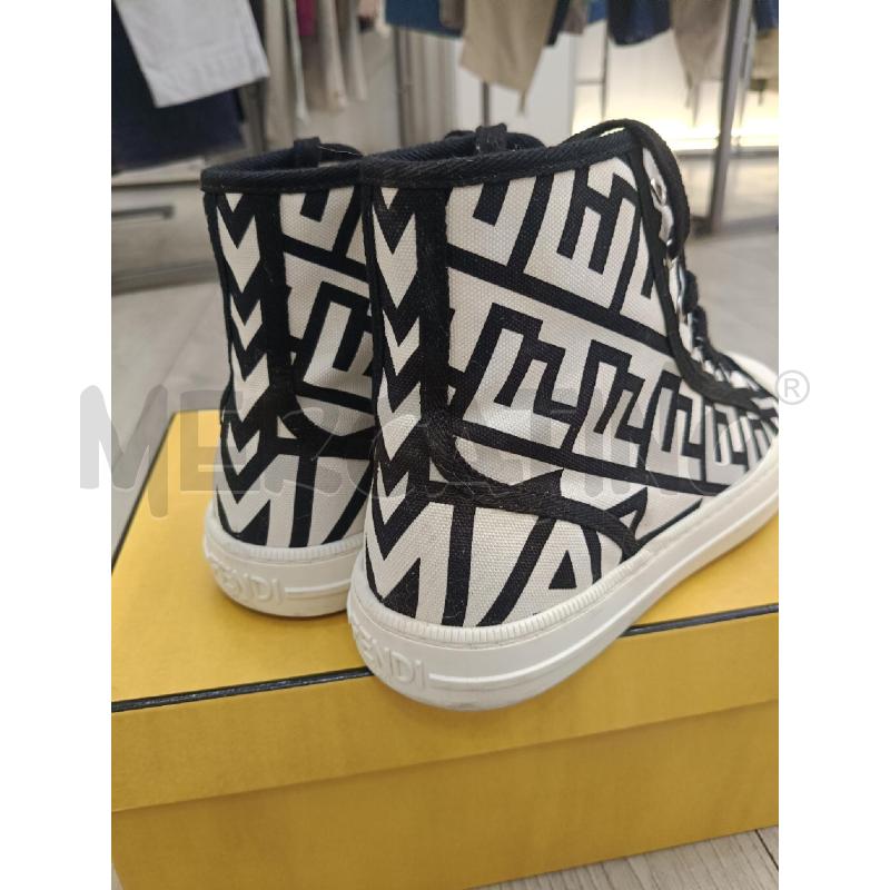 SCARPE FENDI BY MARC JACOBS DOMINO TELA FF BIANCA NERA | Mercatino dell'Usato Roma gregorio vii 4