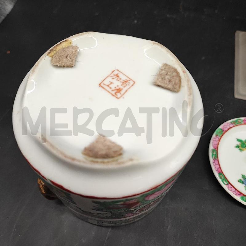 SCATOLINA  ORIENTALE CON TAPPO | Mercatino dell'Usato Roma gregorio vii 4