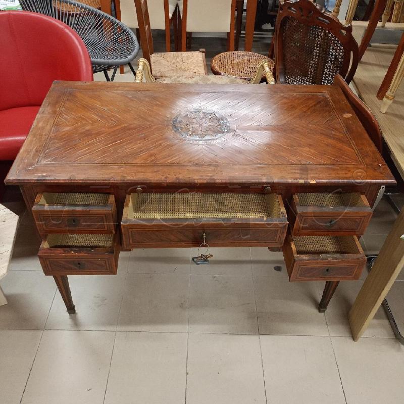 SCRIVANIA INTARSIATA DA RIVEDERE | Mercatino dell'Usato Roma gregorio vii 4