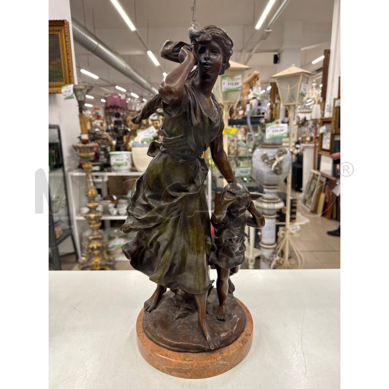 SCULTURA BRONZO DONNA CON BAMBINA | Mercatino dell'Usato Roma gregorio vii 1