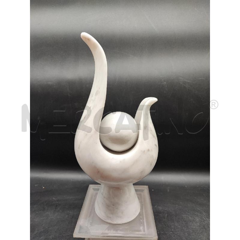 SCULTURA MARMO PUNTE CON PALLA  | Mercatino dell'Usato Roma gregorio vii 1
