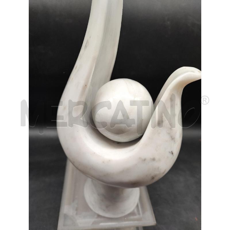SCULTURA MARMO PUNTE CON PALLA  | Mercatino dell'Usato Roma gregorio vii 3