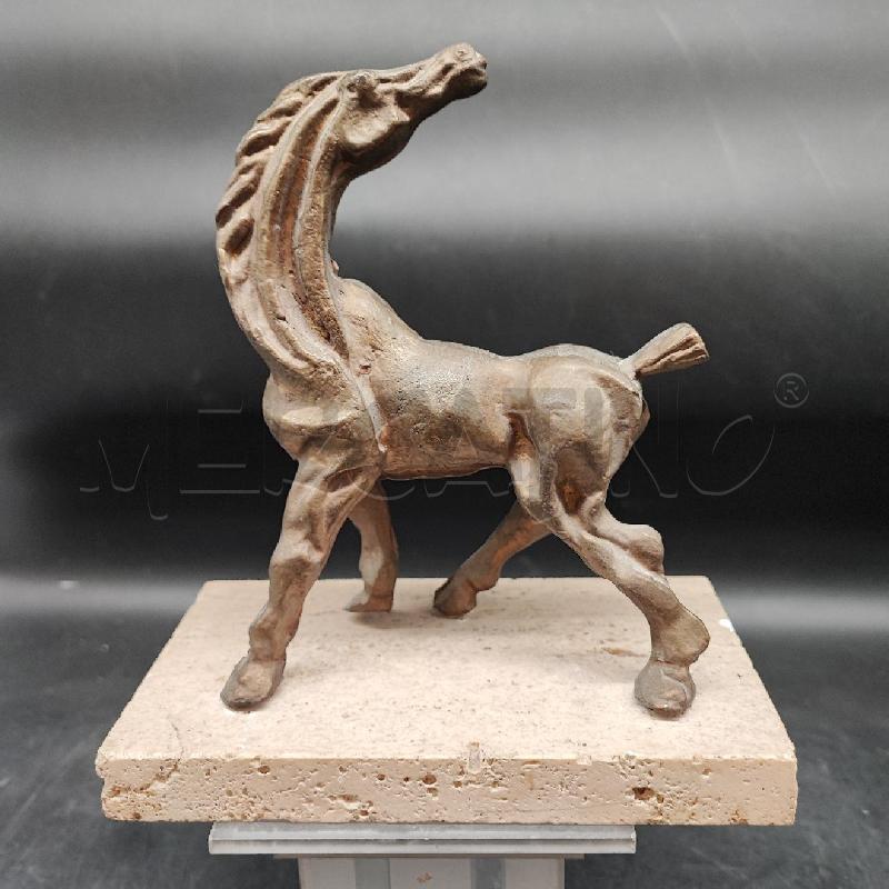 SCULTURA MET DOR CAVALLO BASE MARMO  | Mercatino dell'Usato Roma gregorio vii 1