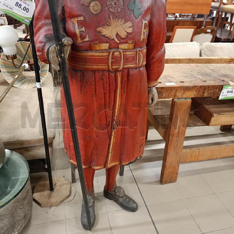 STATUA ALTA RESINA UOMO CON CAPPELLO DA RI | Mercatino dell'Usato Roma gregorio vii 2