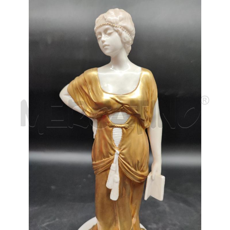 STATUA CAPODIMONTE DONNA VESTE DORATA  | Mercatino dell'Usato Roma gregorio vii 2